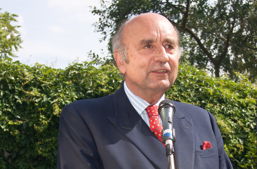 S.D. Dr. jur. Guidotto Graf Henckel Fürst von Donnersmarck begrüßt die Festteilnehmer